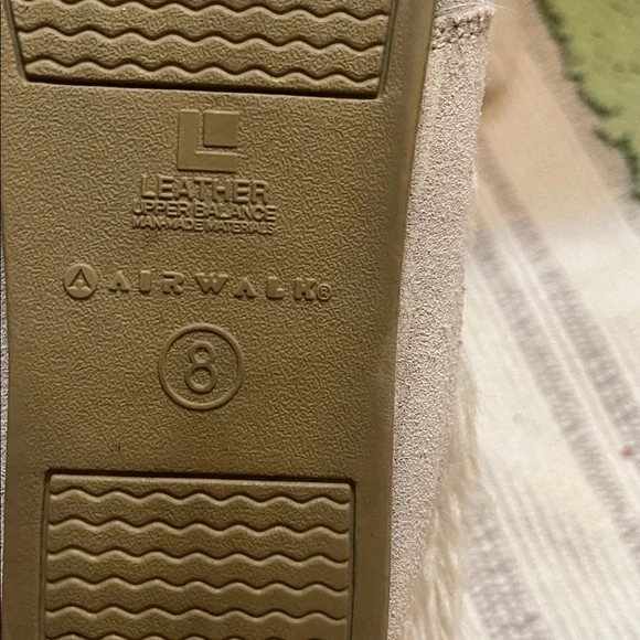 Airwalk Beige Fur-Lined Boots - Picture 5 of 7